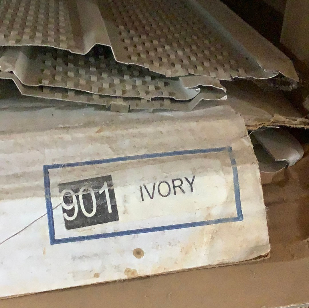 LVPT4- Ivory 901