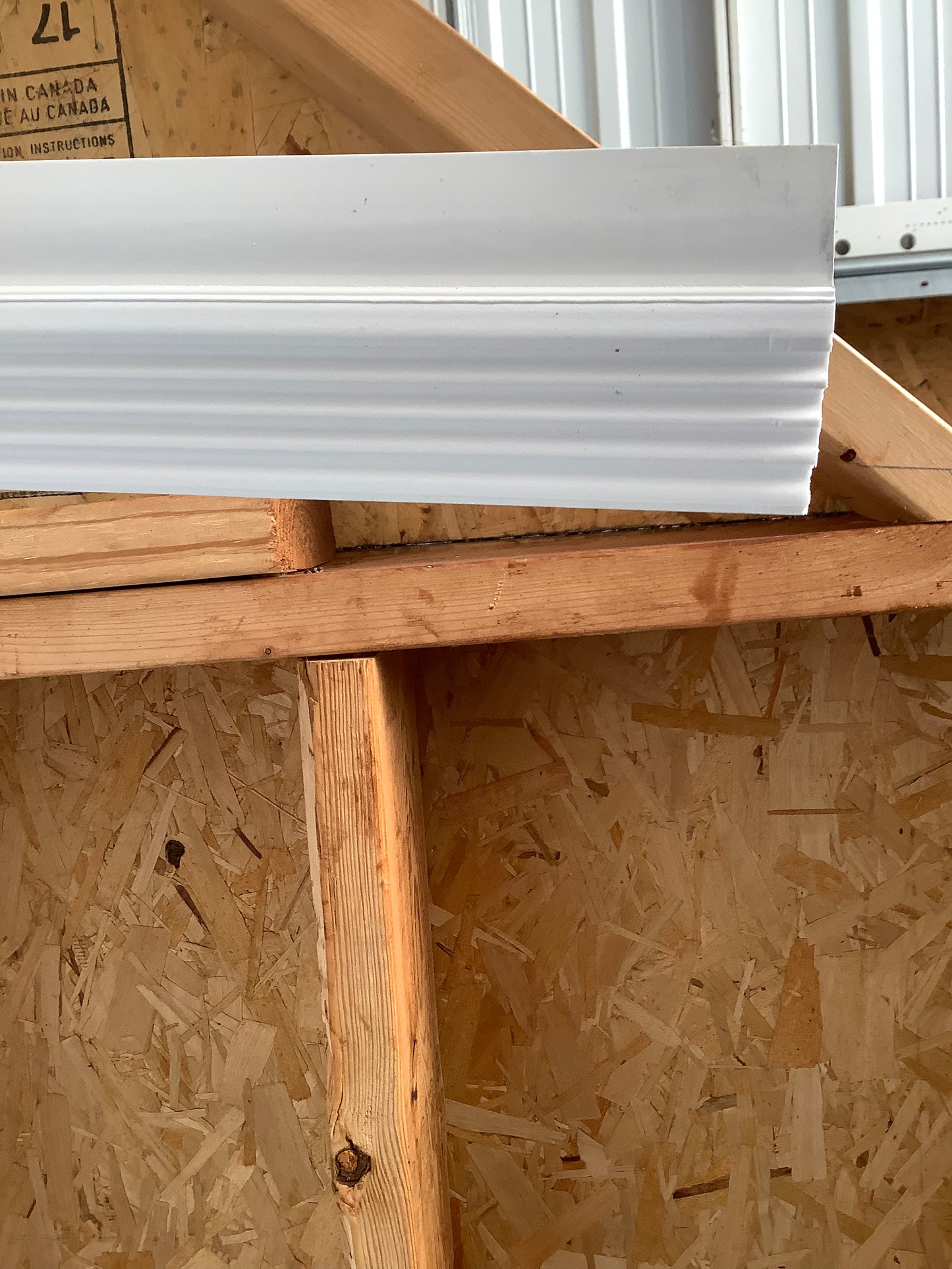 Garage door trim - White 16'